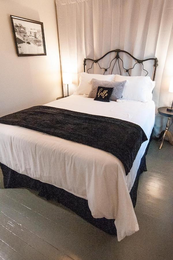 Dabbs Hotel Bed And Breakfast Llano Экстерьер фото