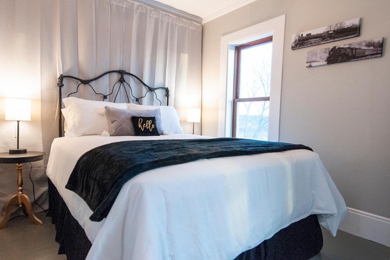 Dabbs Hotel Bed And Breakfast Llano Экстерьер фото