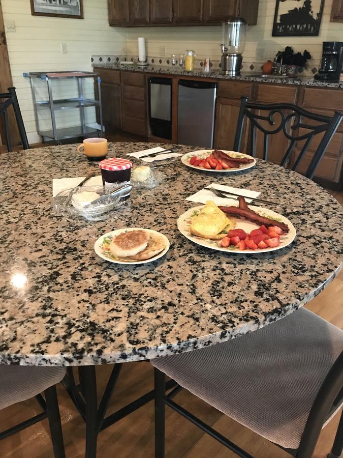 Dabbs Hotel Bed And Breakfast Llano Экстерьер фото